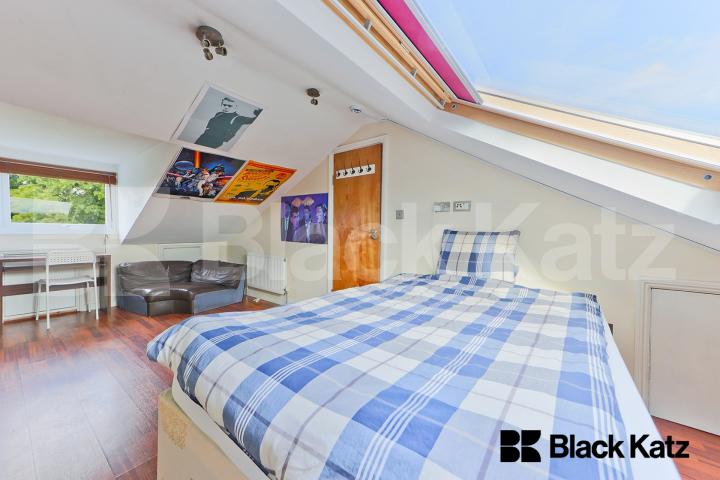 Victorian Conversion arranged over three floors with two bathrooms Stockwell Green, Stockwell